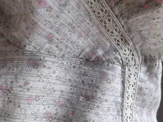 Blusa Boho Chic Flores Beige/Verde Talla 42