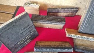 Timbri antichi in legno e metallo