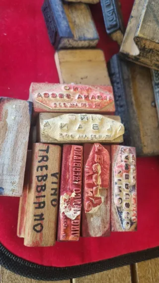 Timbri antichi in legno e metallo