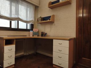 Habitación juvenil con cama abatible