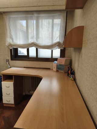 Habitación juvenil con cama abatible