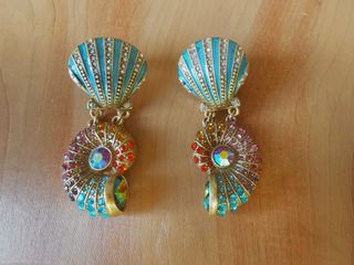 Orecchini vintage conchiglia smaltata