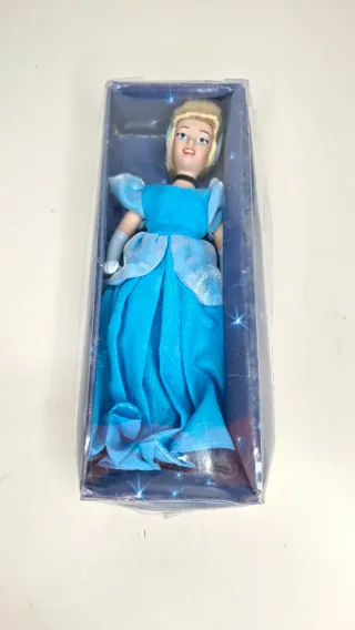 Cenerentola-Ariel-Belle Porcellana Statue Disney