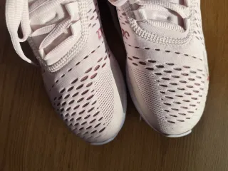 Nike Air 270 rosas, blancas y fucsia
