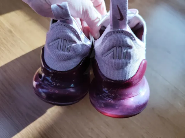 Nike Air 270 rosas, blancas y fucsia