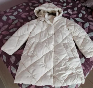 Abrigo acolchado niña Mango beige