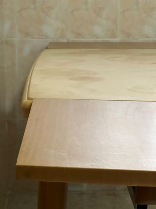 Mesa de cocina con 2 sillas
