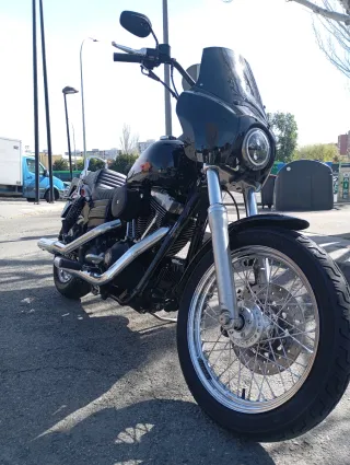 Harley Davidson Dyna Street bob