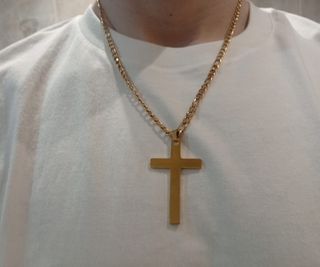 Collar con cruz chapado en oro 18K