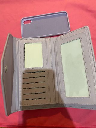 Cartera y funda de móvil lila y blanco