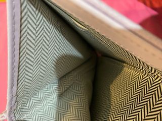 Cartera y funda de móvil lila y blanco