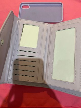 Cartera y funda de móvil lila y blanco
