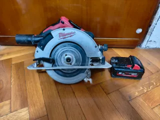 Sega Circolare Milwaukee M18 BLCS66+ carica batter
