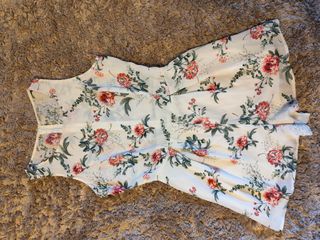 Mono de verano floral Nuevo sin etiqueta