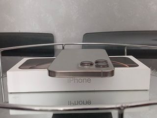 iPhone 16 Pro Max 100% bat