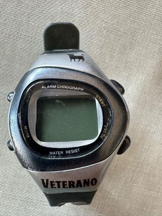 Relojes varias marcas, cada uno a 1€