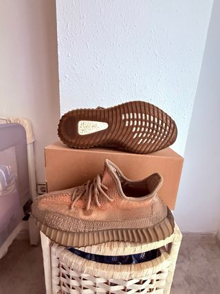 Adidas Yeezy Boost 350 V2 Sand Taupe Talla 41 1/3
