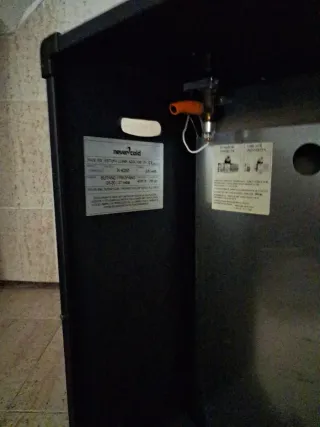 Estufa de gas Nevercold negra