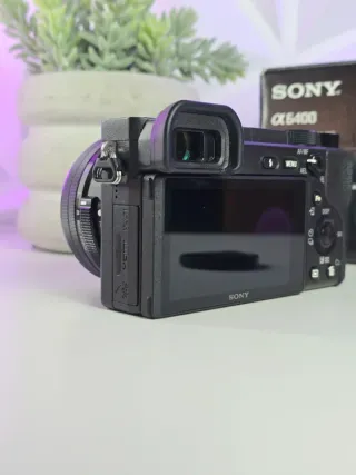 Cámara Sony A6400 + Objetivo 16-50mm