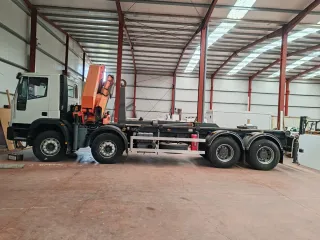Iveco eurotrakker portacontenedores