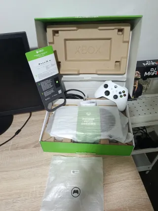 Xbox Series S 512GB SSD Fortnite Bundle