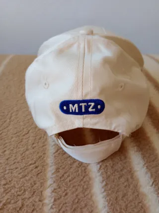 Gorra y altavoz Nesquik nuevos