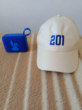 Gorra y altavoz Nesquik nuevos