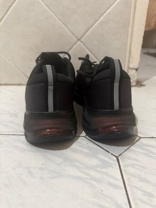 Zapatillas  tenth deportivas negras