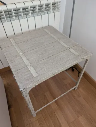 Mesa auxiliar madera y metal