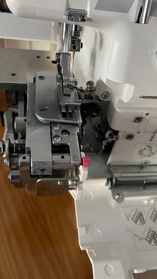 Remalladora (olverlock) Alfa 8704