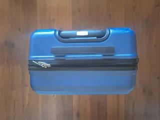 Maleta azul de viaje