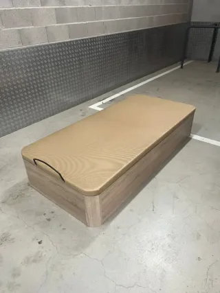 Letto a scomparsa con materasso beige