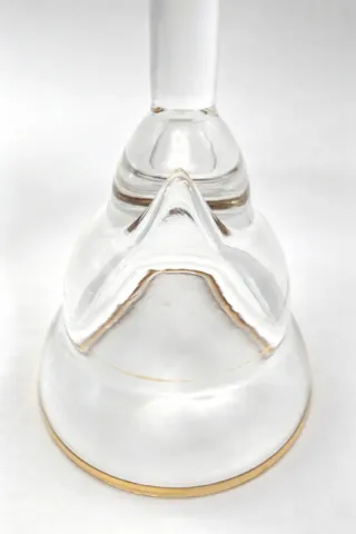 Coppia di calici da liquore in cristallo e oro. (Francia) XIX secolo