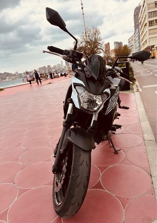 Kawasaki Z650 2020 Negra/Blanca