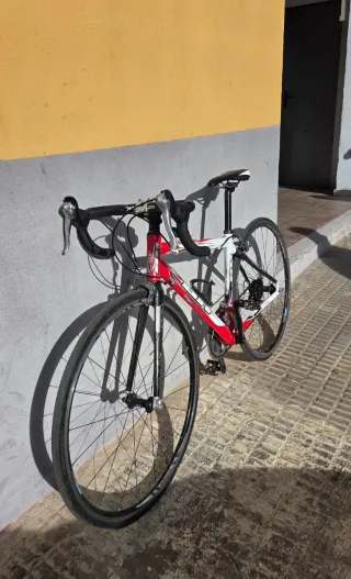Bicicleta de carretera aluminio BH talla S