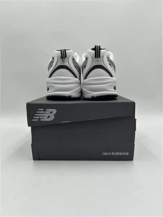 New Balance 530 SG Plata/Blanco Talla 36