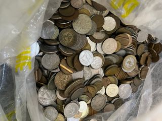 Lotto 5kg monete miste italiane straniere gettoni