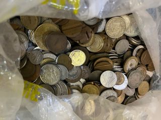 Lotto 5kg monete miste italiane straniere gettoni