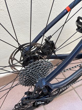 Bicicleta de carretera azul