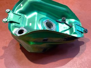 Kawasaki Z800 deposito Gasolina Verde Monster
