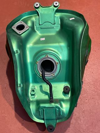 Kawasaki Z800 deposito Gasolina Verde Monster