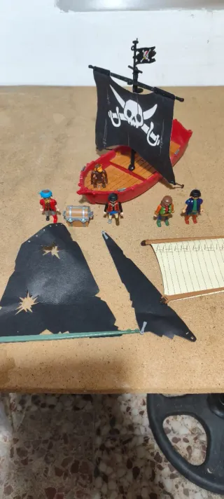 Barco Pirata Playmobil con Figuras