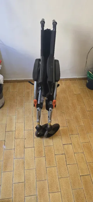 Silla de ruedas menos de un año