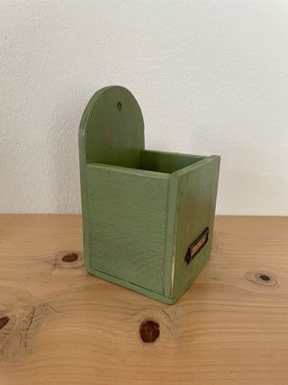 Porta utensili da parete in legno – stile rustico