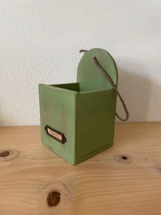 Porta utensili da parete in legno – stile rustico