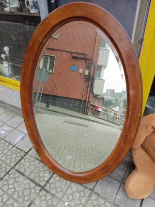 Espejo Ovalado Madera y Cristal