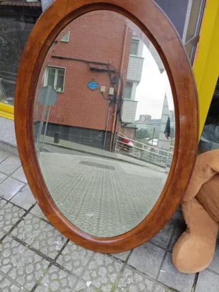 Espejo Ovalado Madera y Cristal