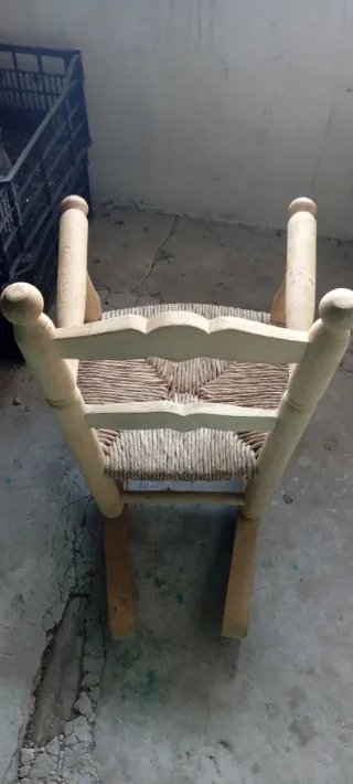 Mecedora infantil de madera