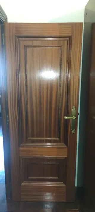 Puerta de madera