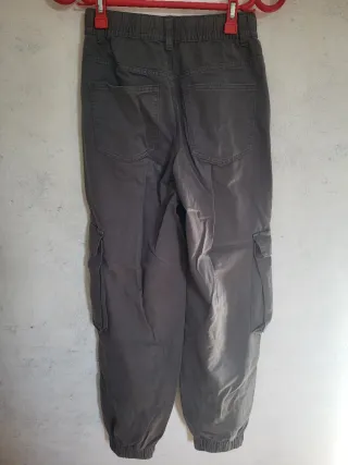 Pantalones cargo grises